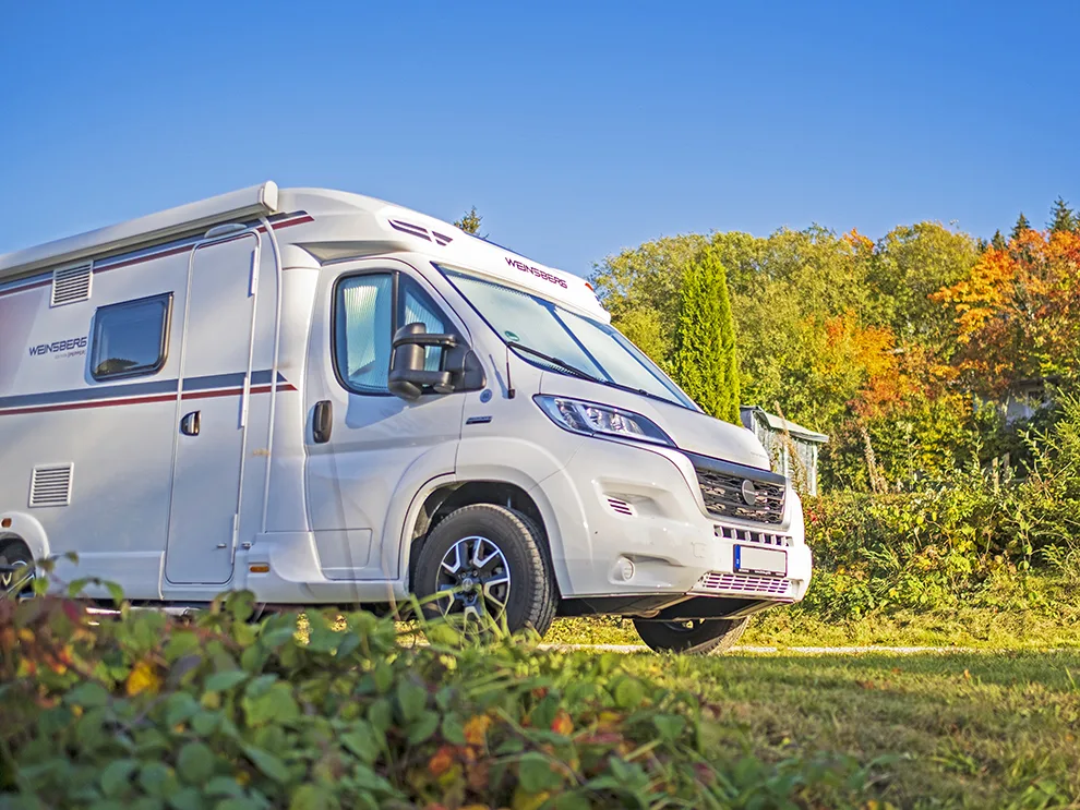 Naturcamping-Harz-am-See-Stellplatz-Wohnmobil-Herbststimmung